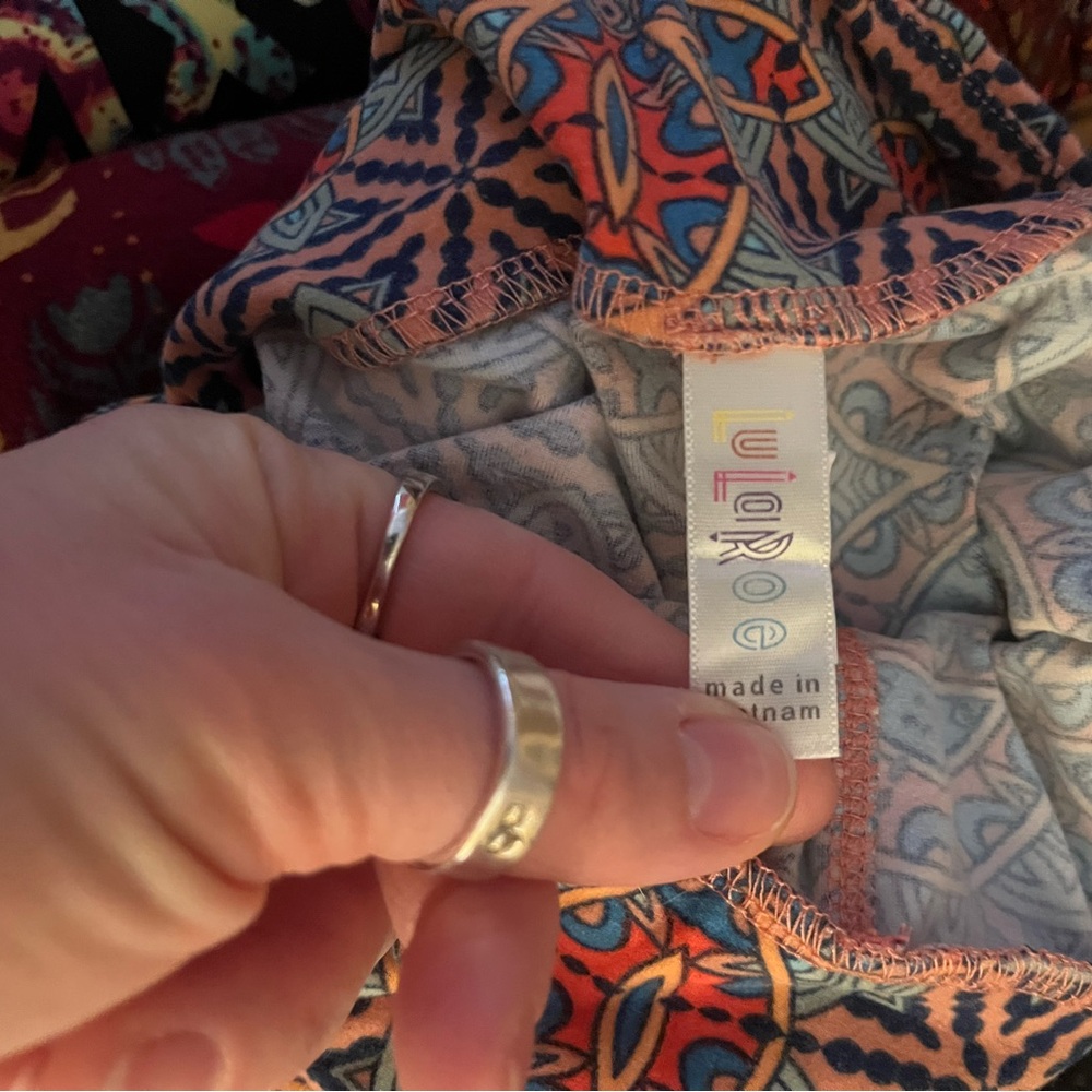 Lot of LuLaRoe OS Leggings - 30 leggings - Picture 2 of 3